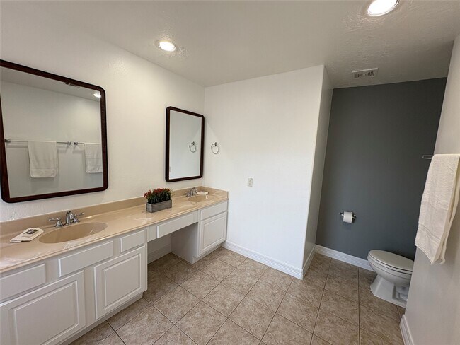 Photo - 3710 Sherwood Ln