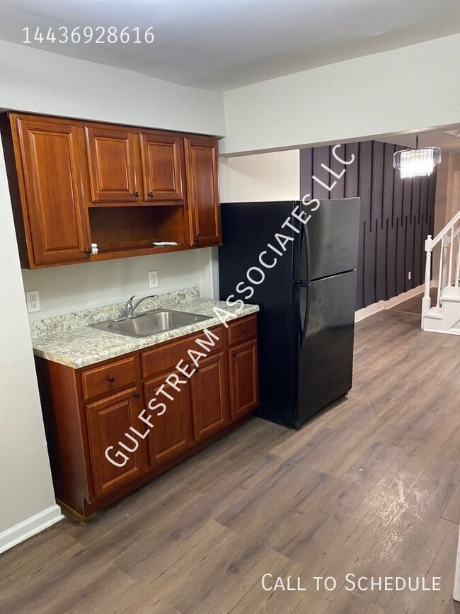 Photo - 1817 McHenry St