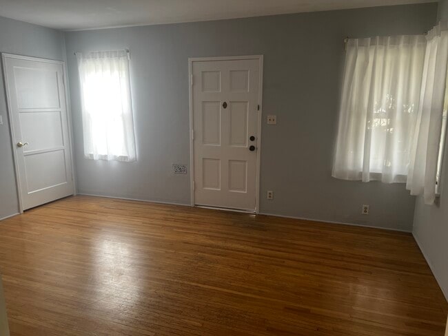 Photo - 12025 Ocean Park Blvd Unit East apartment front