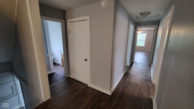 Photo - 3 E Washington St