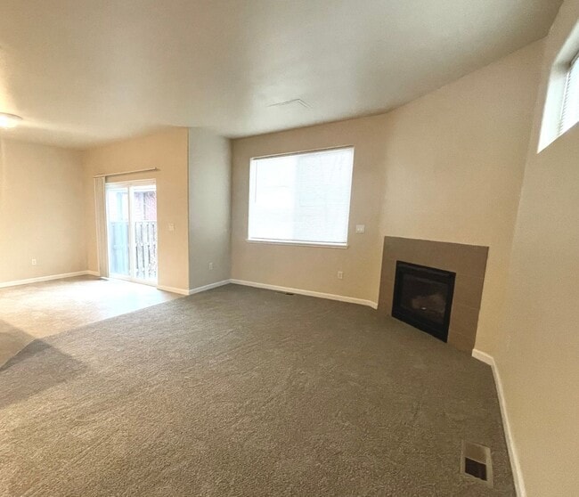 Photo - BEAUTIFUL TOWNHOME LOCATED IN REDMOND!