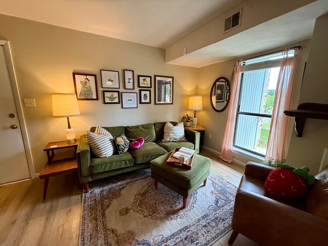 Building Photo - 3551 Timberline Trl Unit 3551 Timberline Trail