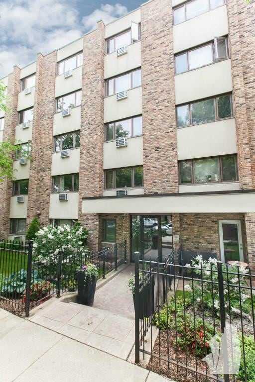 Building Photo - 1 bedroom in Chicago IL 60614 Unit 520 Rental