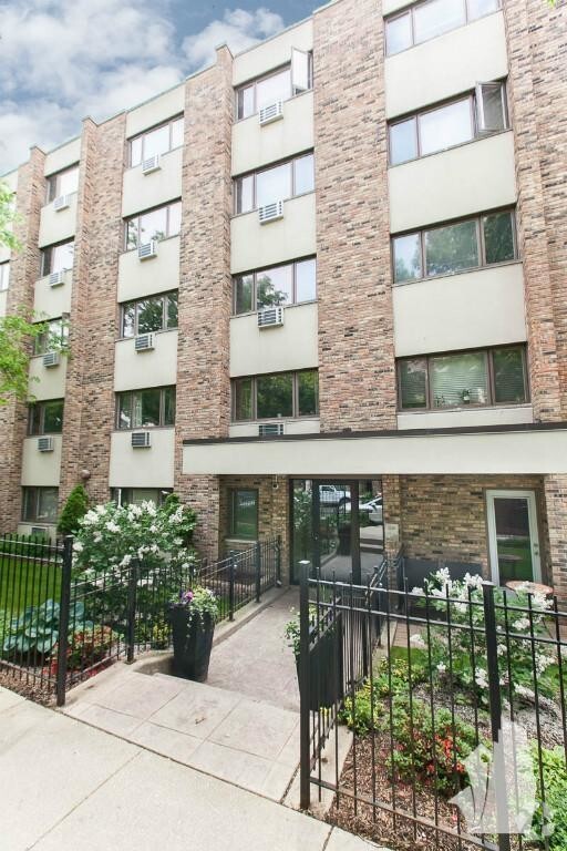 Building Photo - 1 bedroom in Chicago IL 60614 Unit 221 Rental