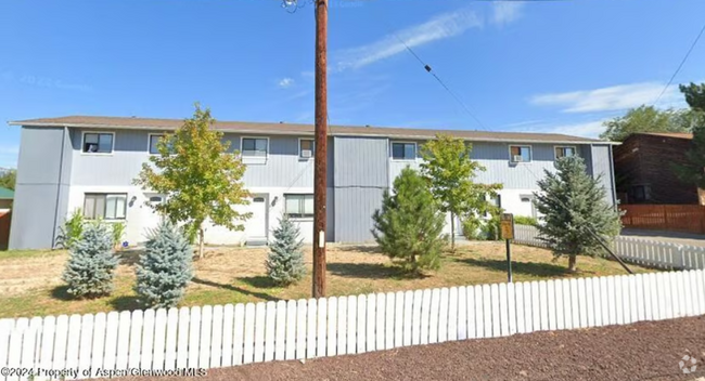 Building Photo - 1322 E 7th St Rental