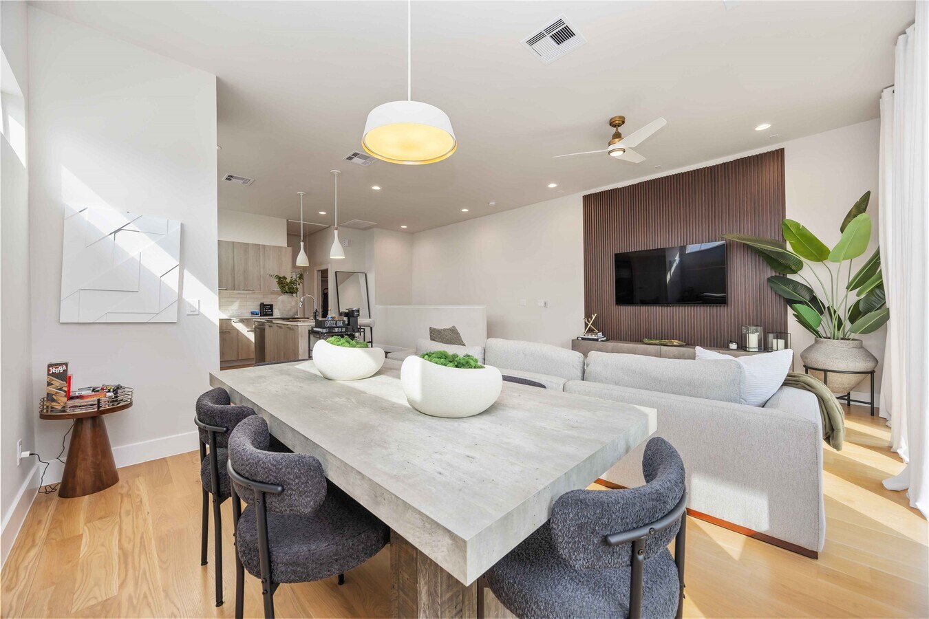 Photo - 5310 Suez St