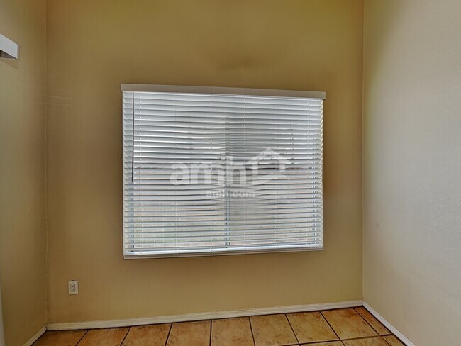 Photo - 230 N Leoma Ct