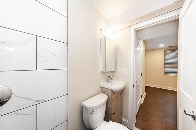 Building Photo - 28 Albion St Unit 1