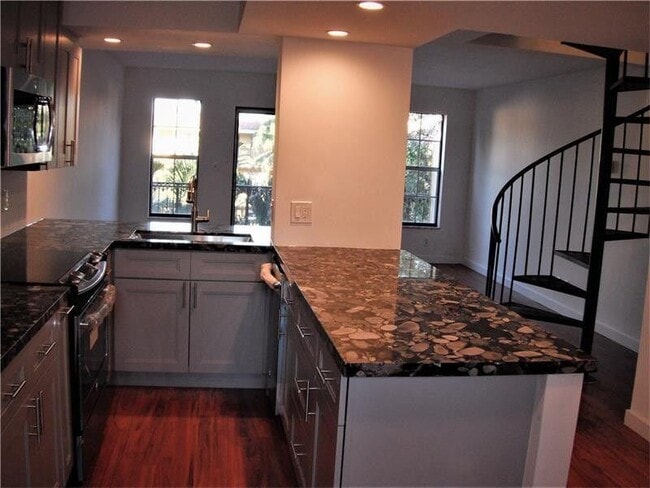 Photo - 640 Tennis Club Dr Unit 306