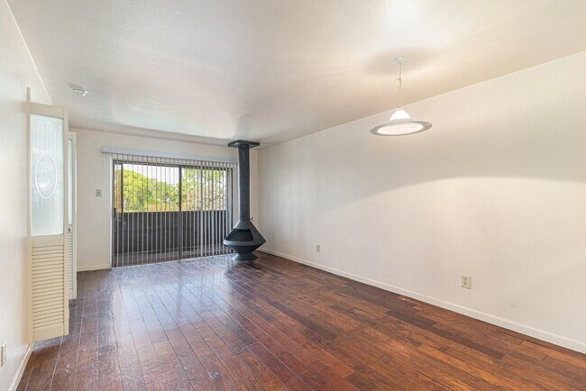 Photo - 3045 Walnut Bend Ln Unidad 33