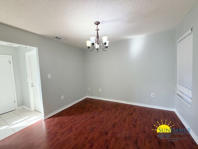 Photo - Stunning 3 Bedroom Home in Mary Esther!