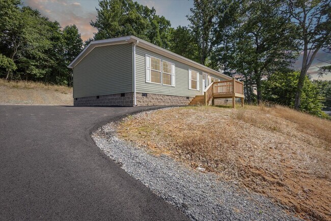 Photo - 8460 Reedy Creek Rd