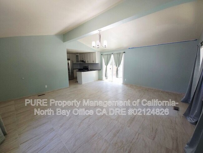 Photo - 927 N Oak St
