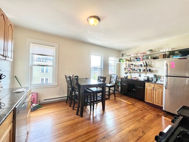 Photo - 40 Saint Margaret St Unit 3