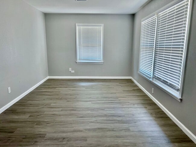 Photo - 610 Garrett St