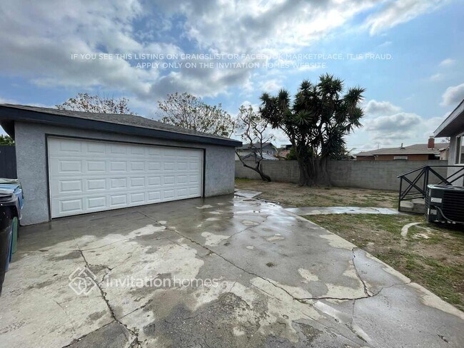 Photo - 3924 W 104th St