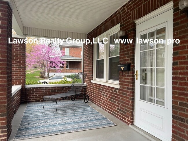 Photo - 1733 Maiden Ln SW Unit 1733 Lower