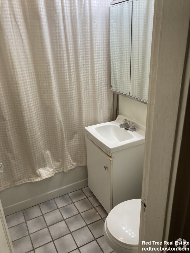 Building Photo - 1669 Commonwealth Ave Unit 1 Rental
