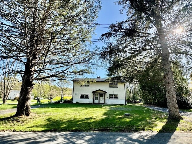 Photo - 1 Maple Ln