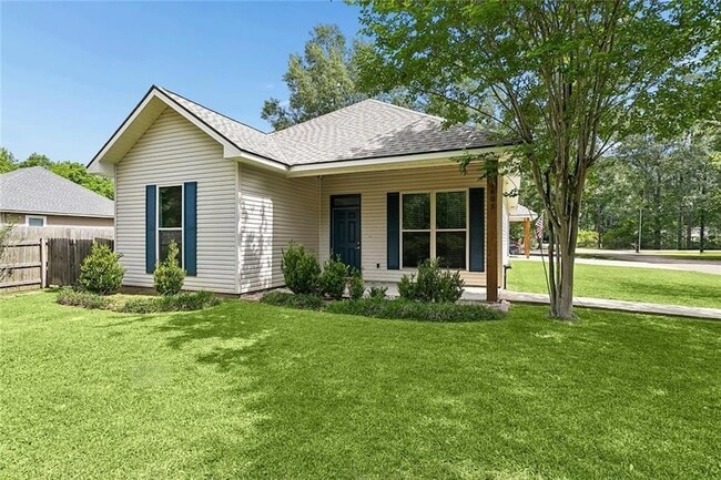 Photo - 1605 Labarre St