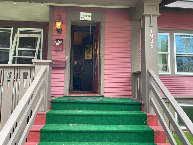 Photo - 1928 E 5th St
