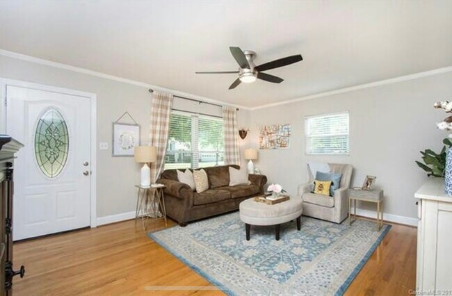 Photo - 1322 Tarrington Ave