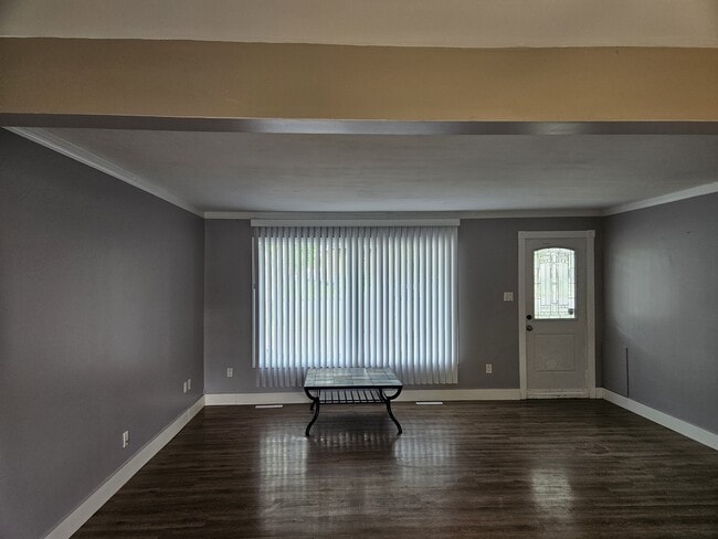 Photo - 333 Elphinstone St