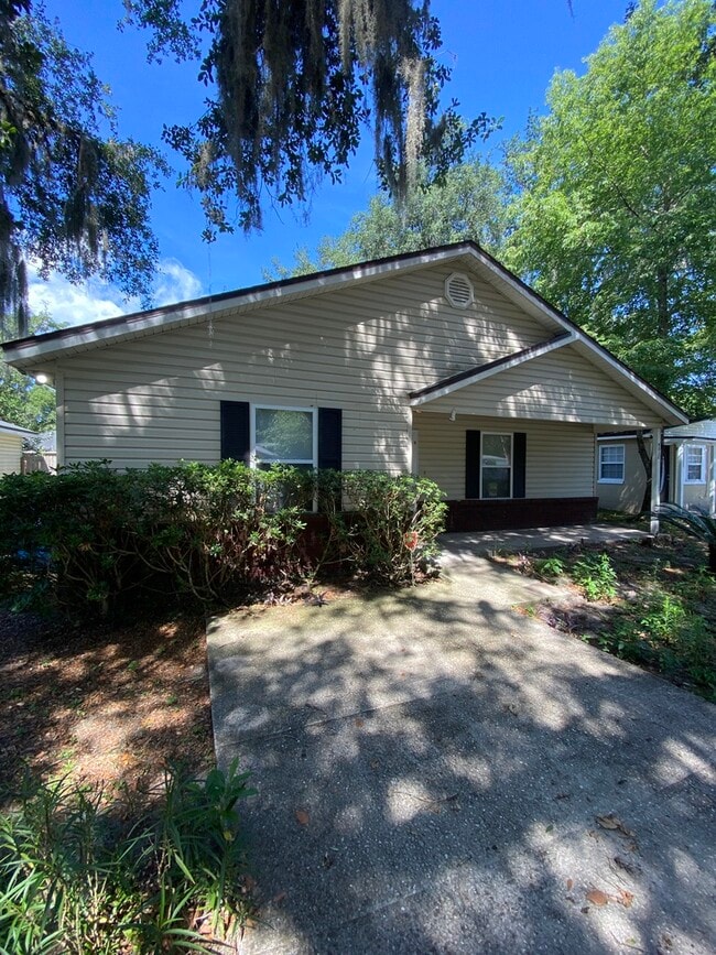 Photo - 9032 8th Ave