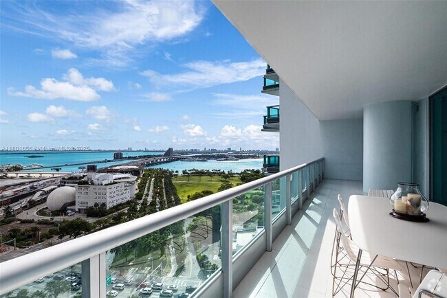 Building Photo - 900 Biscayne Blvd Unit 2208 Rental