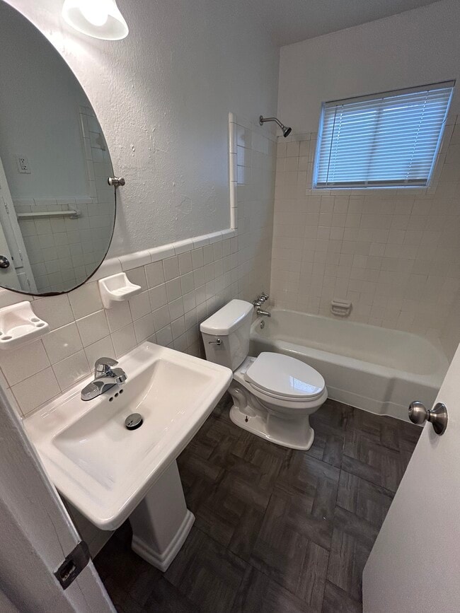 Photo - 702 Sunny Ln