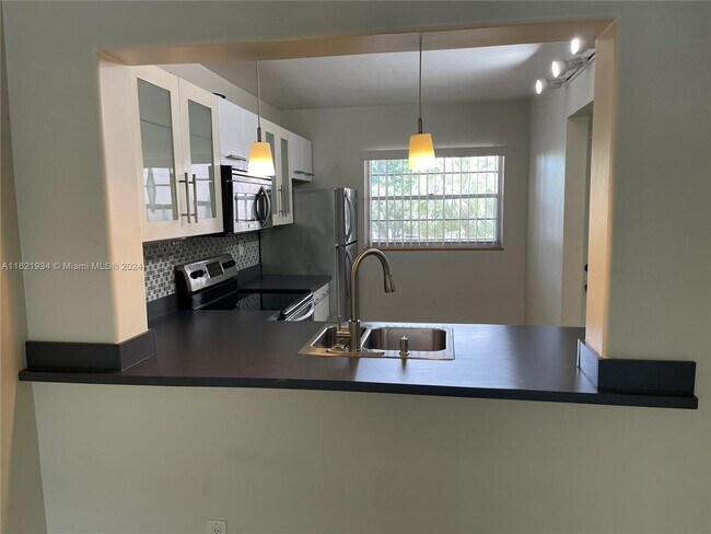 Photo - 1900 Sabal Palm Dr Unidad 302