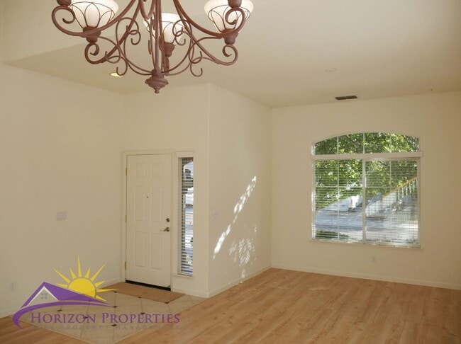 Photo - Spacious 5 Bed 3 Bath 2,500 Sq. Ft. Northpointe Park Village Home in Natomas