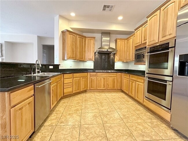 Photo - 2745 Borthwick Ave