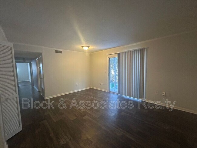 Photo - 2250 Sunderland Rd Unidad APT 20B