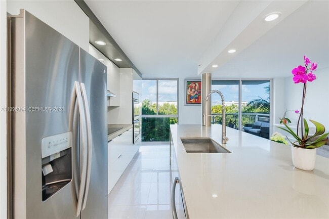 1688 West Ave Unit 305