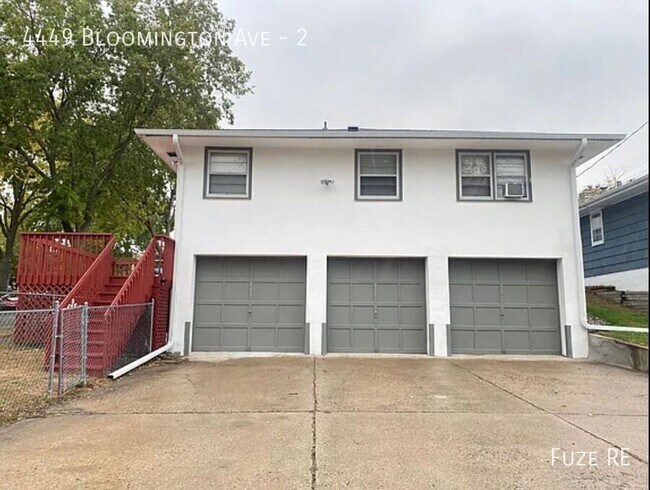 Building Photo - 4449 Bloomington Ave Unit 2