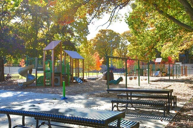 Photo - 1805 Beacon St Unit A