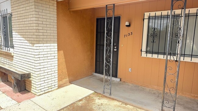 Photo - 3 Bed updated gem!