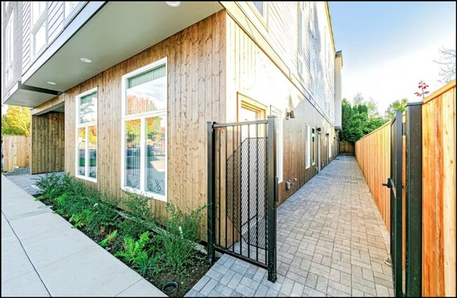 Photo - MF 17 - SE Woodward