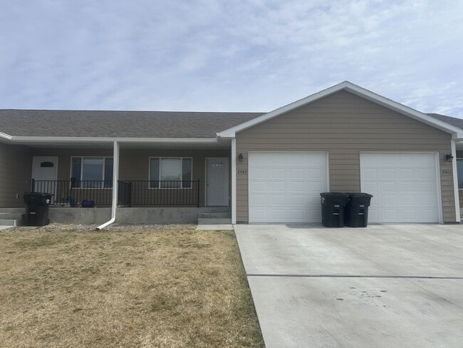 Photo - 2083 Lake Hills Dr