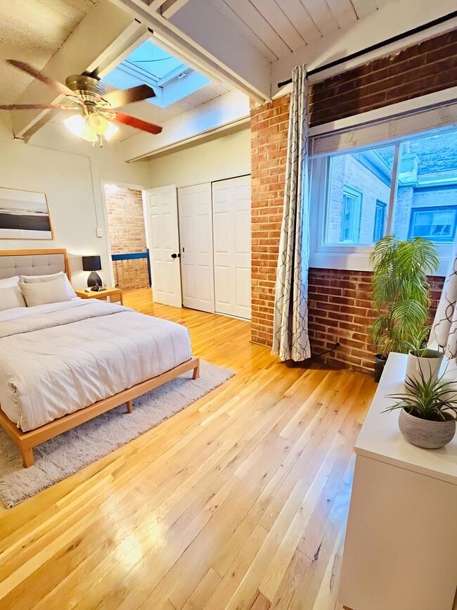 Photo - 1630 N Sedgwick St