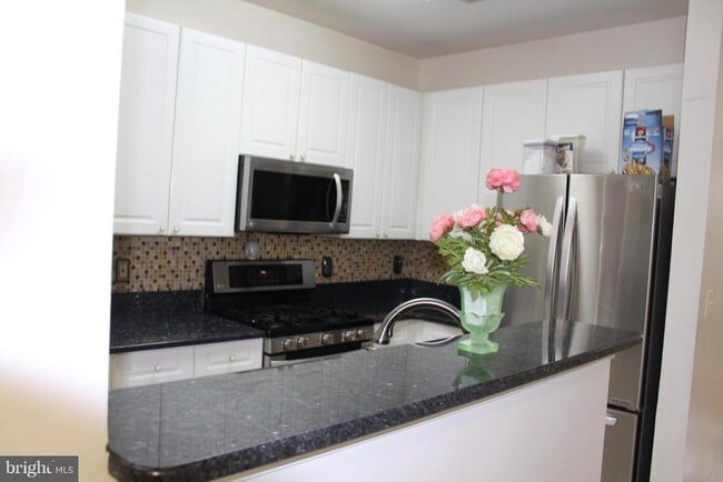 Photo - 2663 Manhattan Pl Unit 109