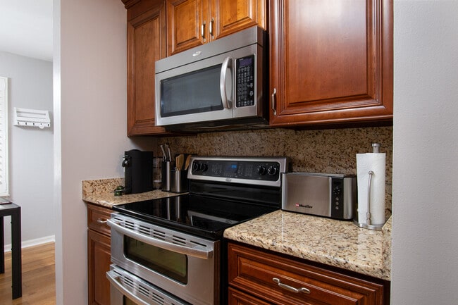 Photo - Magnolia Walk