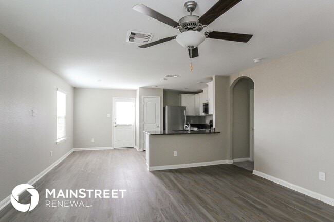 Photo - 25194 Dickens Dr