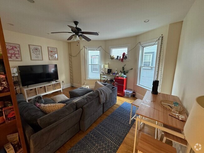 Building Photo - 95 Calumet St Unit 2 Rental