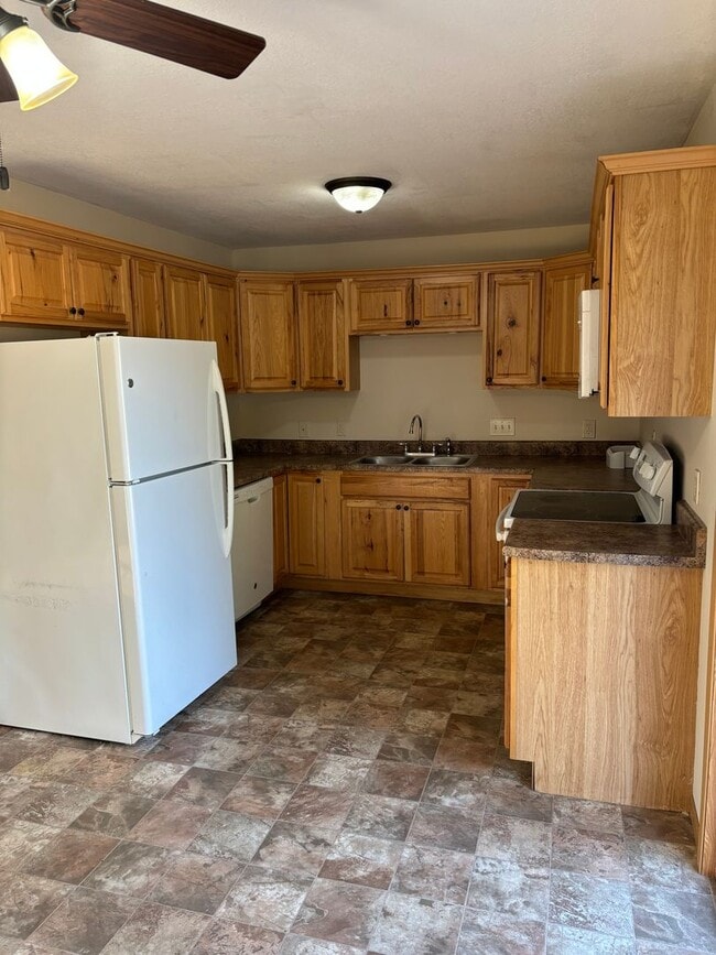 Photo - 3 Bedroom, 3.5 Bath w/Garage Single Family Home in Camanche, IA