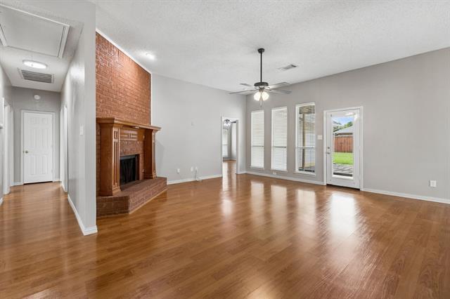Photo - 300 Thomas Dr