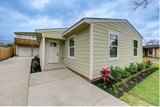 Building Photo - 6603 Narcissus St