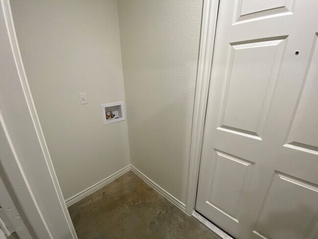 Photo - 2302 Zanoletti Ct Apartment Unit B-STILL OCCUPIED BY RESIDENT