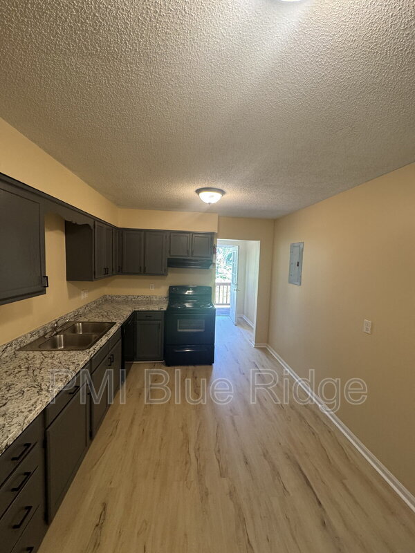 Photo - 2020 Somerset Dr Unit 3